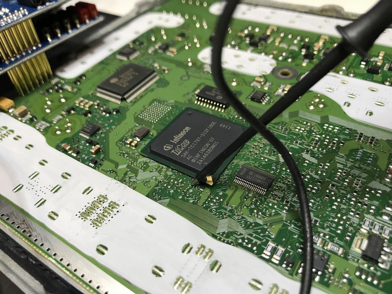 Steuergerät-Programmierung in der Werkstatt der Performance Manufaktur